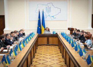 Кабмин увеличил выплаты за военные риски до 30 млн гривен