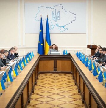 Кабмин увеличил выплаты за военные риски до 30 млн гривен