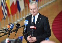 Науседа: ЕС должен включить "Росатом" и "Лукойл" в новый санкционный пакет