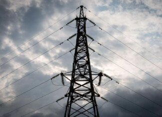 Россия атаковала энергетическую инфраструктуру, без света часть жителей 6 областей, графики — вечером