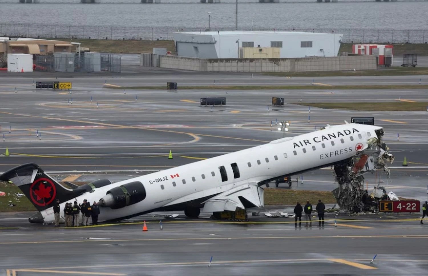 Столкновение самолета в Ла-Гуардии произошло из-за сбоя системы слежения NTSB