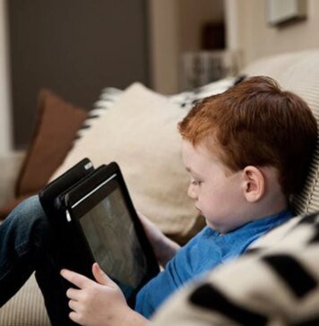 TikTok и X заявляют о своей "нейтральности" относительно запрета соцсетей для детей — СМИ