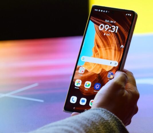 Смартфоны Motorola догнали Samsung по популярности: какие новинки стали хитами (фото)