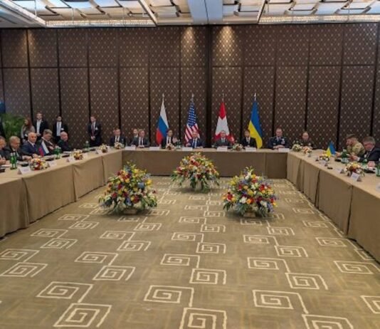 Мирные переговоры по Украине «находятся в опасной зоне», — FT