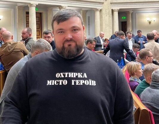 «Зарплата не соответствует расходам»: многие «слуги народа» устали и хотят сложить мандаты, — нардеп (видео)