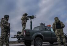 РФ тестирует новую тактику: «Шахеды» массированно атакуют днем, возможны ракеты