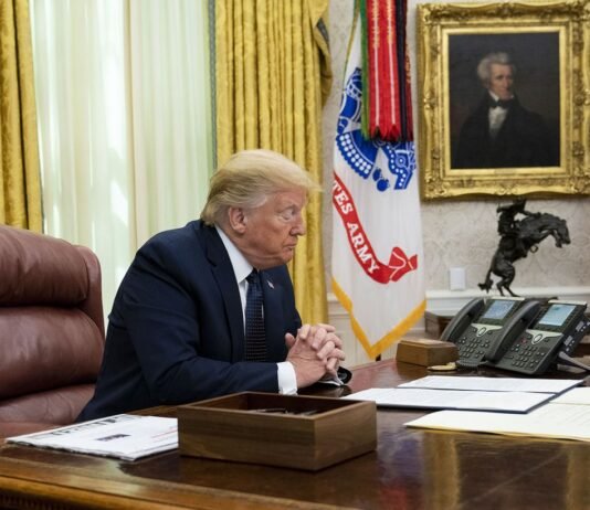 Почему Трамп отказался от ударов по электростанциям Ирана: объяснение эксперта