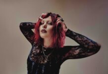 «Теперь ждем год»: певица, которая сожгла паспорт РФ, подала документы на гражданство Украины