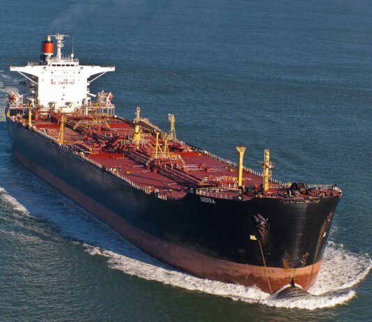 Трамп разрешил России продать Кубе тысячи баррелей нефти, — NYT