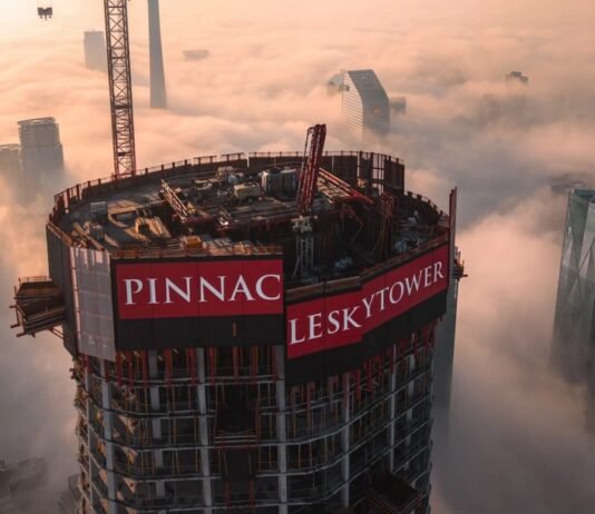 Необычный небоскреб установил рекорд по количеству этажей в Северной Америке (фото)