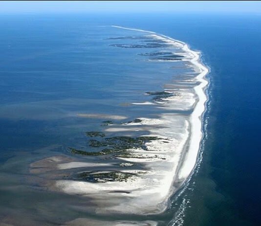 12 000 лет назад здесь стоял город: руины сотен зданий нашли погребенными под водой (фото)