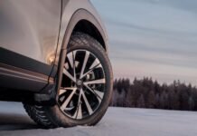 Подстраиваются под погоду: выпущены первые в мире шины с выдвижными шипами (видео)