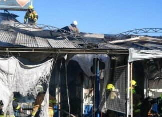 Большой пожар на «7 километре» под Одессой: огонь охватил торговые ряды, — ФОТО