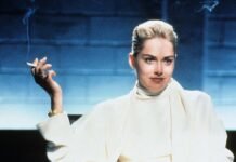 Шэрон Стоун — 68: как культовая сцена из «Основного инстинкта» изменила ее жизнь (фото)