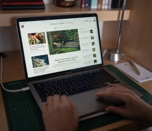 Учет вместо думскролинга: зумеры пытаются перестать бесконечно листать ленты