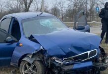 Лоб в лоб на дороге Одесщины: два автомобиля столкнулись, есть раненые