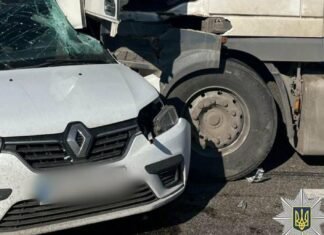 Не пропустил грузовик: на трассе Одесса – Рени легковушка врезалась в DAF