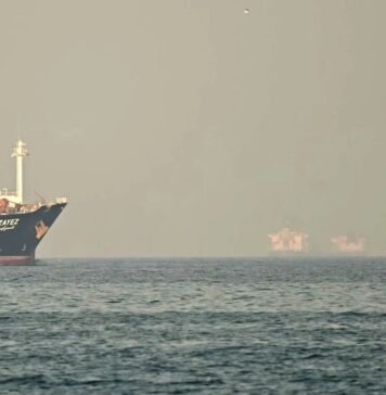 Иран готов пропускать суда через Ормузский пролив, но при одном условии: чего требует Тегеран, — CNN