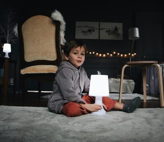 Графики отключений света на 11 марта: кто завтра будет с электричеством целый день