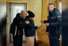 «Вы возвращаете жизнь»: «Труха Украина» купила квартиру для семьи переселенцев из Лисичанска