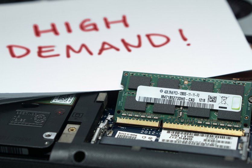 Смартфонов за $100 не будет: кризис памяти повлечет самое большое падение поставок за более чем 10 лет