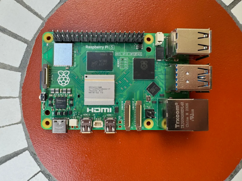 Мини-ПК за $200: Raspberry Pi 5 получил NVMe SSD через PCIe