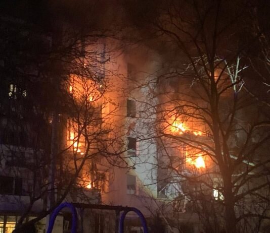 В многоэтажке в оккупированном Севастополе прогремел мощный взрыв: есть погибшие и много раненых (видео)