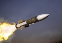 РФ атакует Украину баллистикой: взрывы раздаются в Киеве, Харькове и Одессе