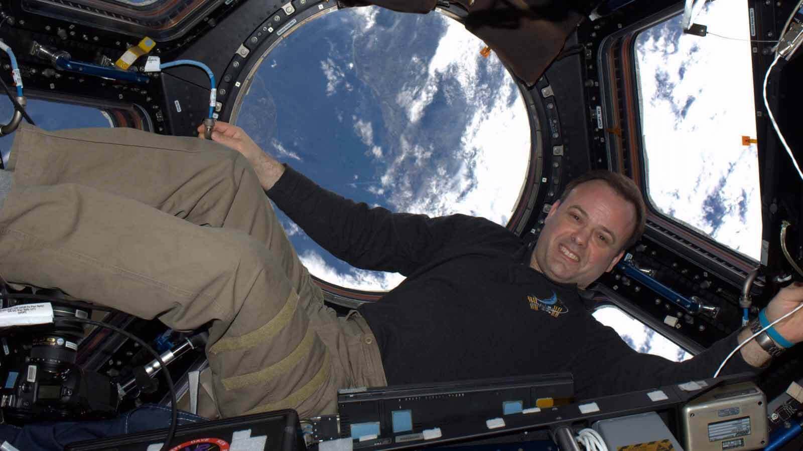 «Мы живем во лжи»: астронавт NASA поделился откровением после 178 дней в космосе