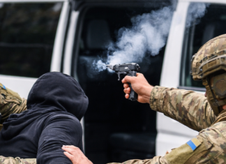 Стрельба во время задержания в Одессе: ТЦК заявил о нападении и выстреле в воздух