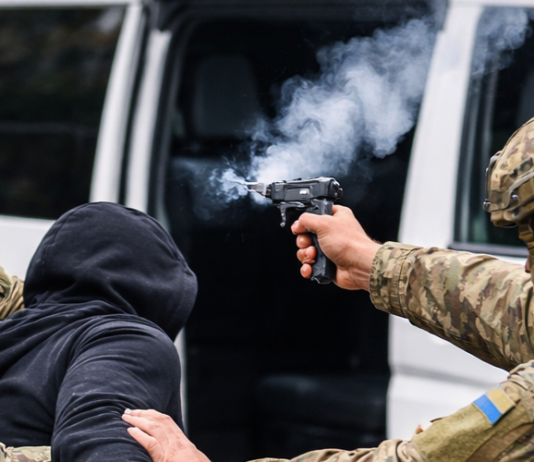 Стрельба во время задержания в Одессе: ТЦК заявил о нападении и выстреле в воздух