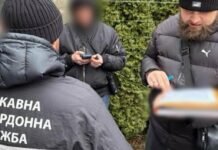 Бегство из Одессы за криптовалюту: правоохранители разоблачили водителей, которые везли мужчин к границе, — ФОТО