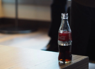 Повторить сможет каждый: пивовары превратили Coca-Cola в очень крепкое вино (видео)
