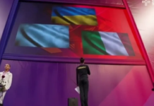 Гимнастка из РФ стояла спиной к флагам во время исполнения гимна Украины (видео)