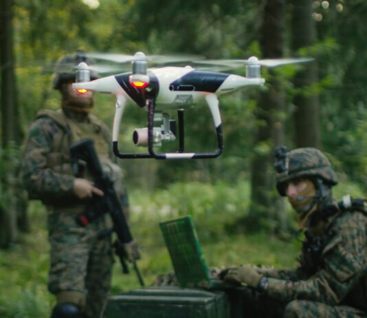 Помощь партнерам или потеря золотых кадров: почему отправка операторов дронов на Ближний Восток — это ошибка