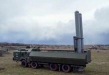 ГУР показало удар по колонне пусковых установок для «Циркон» в Крыму: как горели «Бастионы» (видео)