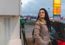 Топливо бьет рекорды: сколько украинцы будут платить за литр в Германии