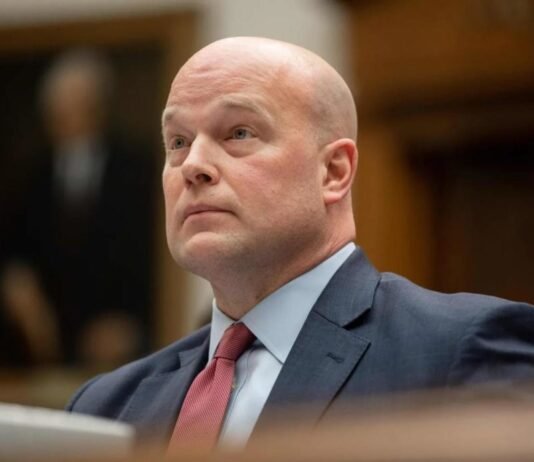 Трамп не планирует вводить войска в Иран, но США готовят все сценарии, — Уитакер