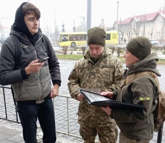 В Виннице создали мобильные группы оповещения: ОСМД и ТЦК будут вручать повестки в квартирах