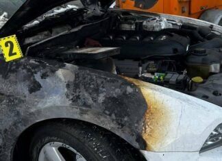 «Охота» на элитные авто: молодой человек на заказ поджег машину в центре Одессы, — ФОТО, ВИДЕО