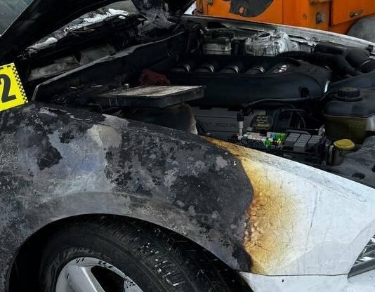 «Охота» на элитные авто: молодой человек на заказ поджег машину в центре Одессы, — ФОТО, ВИДЕО