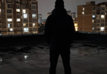 Секунды к роковому шагу: в Одессе предотвратили трагедию в многоэтажке, — ВИДЕО