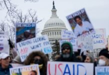 В США вспыхнула новая волна протестов под лозунгом «Без королей»