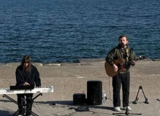 Аншлаг у моря: на Ланжероне в Одессе музыка, цветы и очереди за кофе, — ФОТО