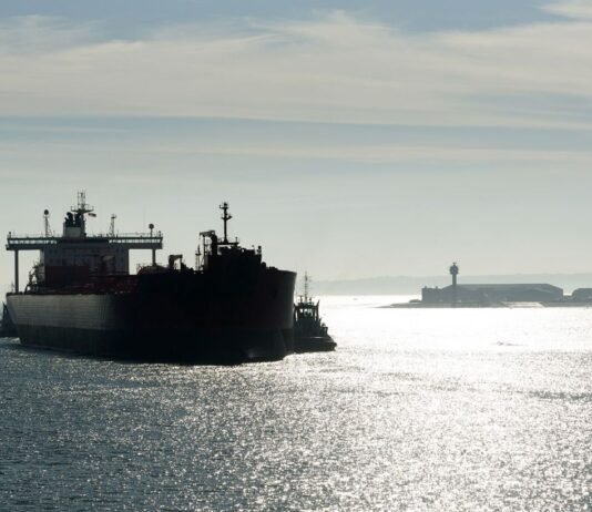 Таиланд договорился с Ираном о транзите судов через Ормузский пролив