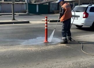 В Одессе идет ремонт дорог, которые «взошли» вместе со снегом, — ФОТО