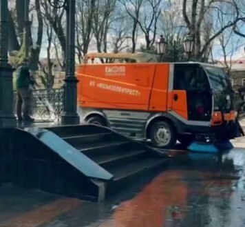 В городском совете показали, как «отмывают» Одессу после зимы, — ВИДЕО