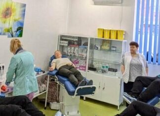 Одесситы массово сдают кровь: в больнице №11 прошел День донора