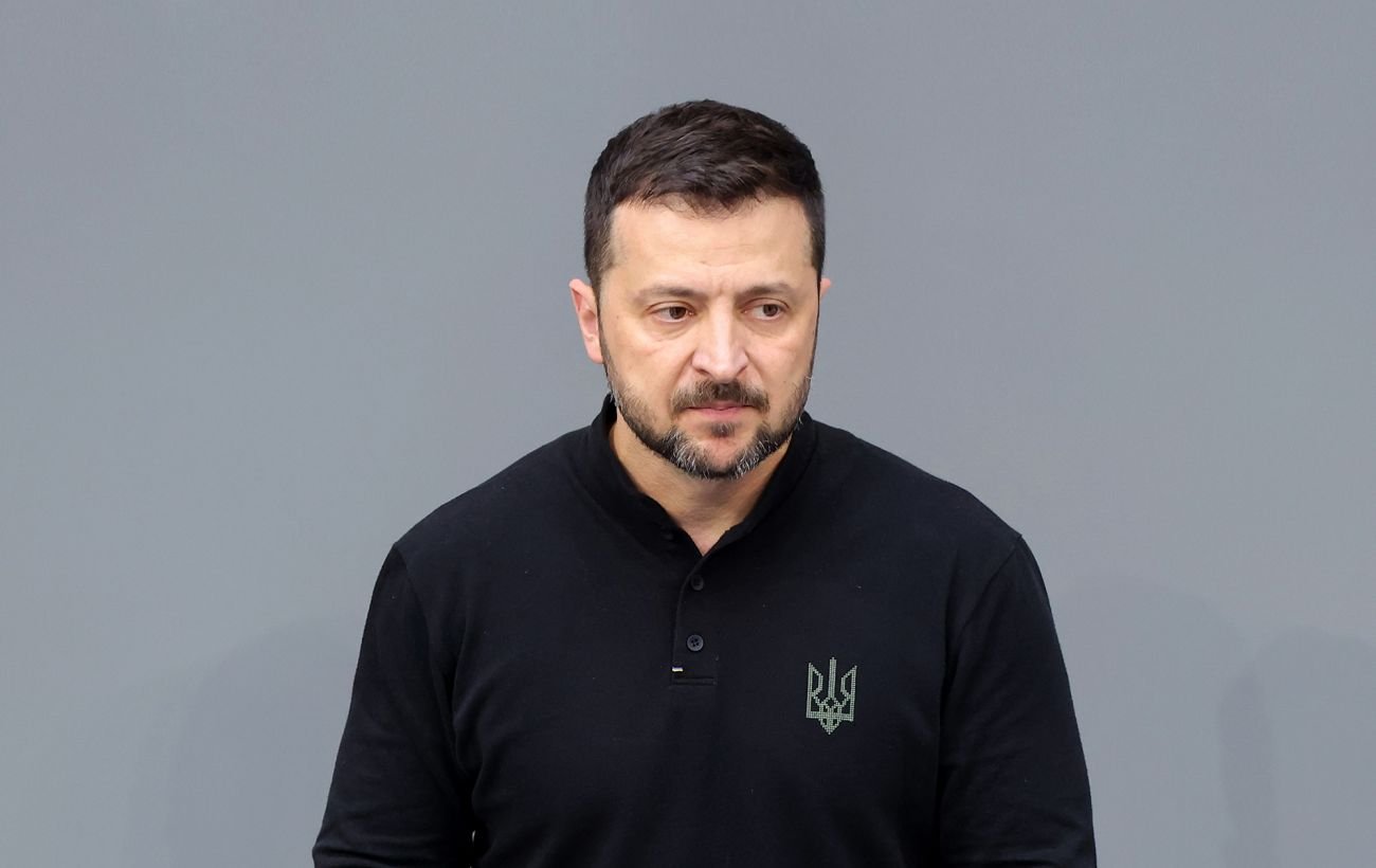 Минута молчания обязательна для всех: Зеленский подписал закон