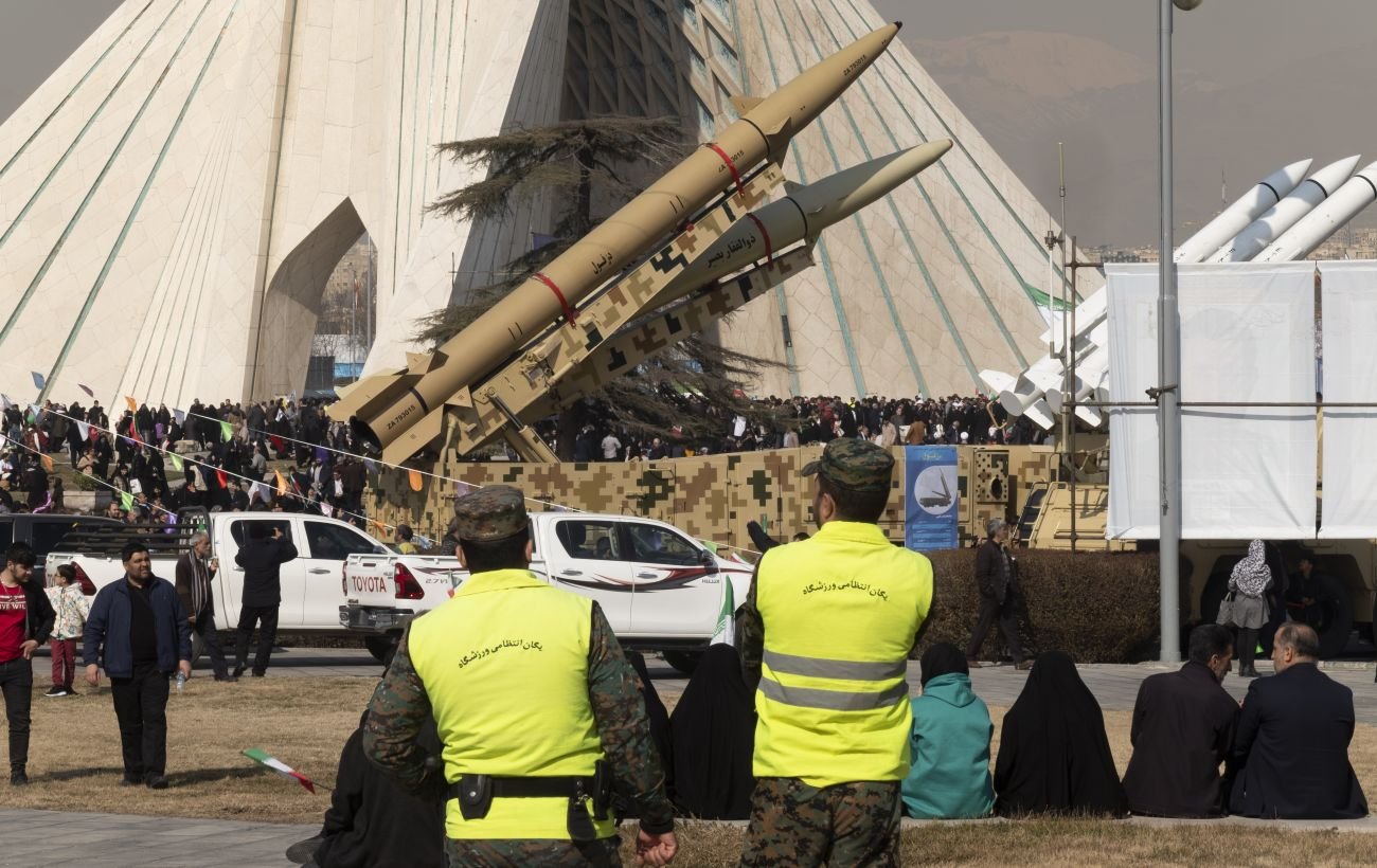 Иран баллистикой ударил по крупнейшему в мире СПГ-комплексу в Катаре